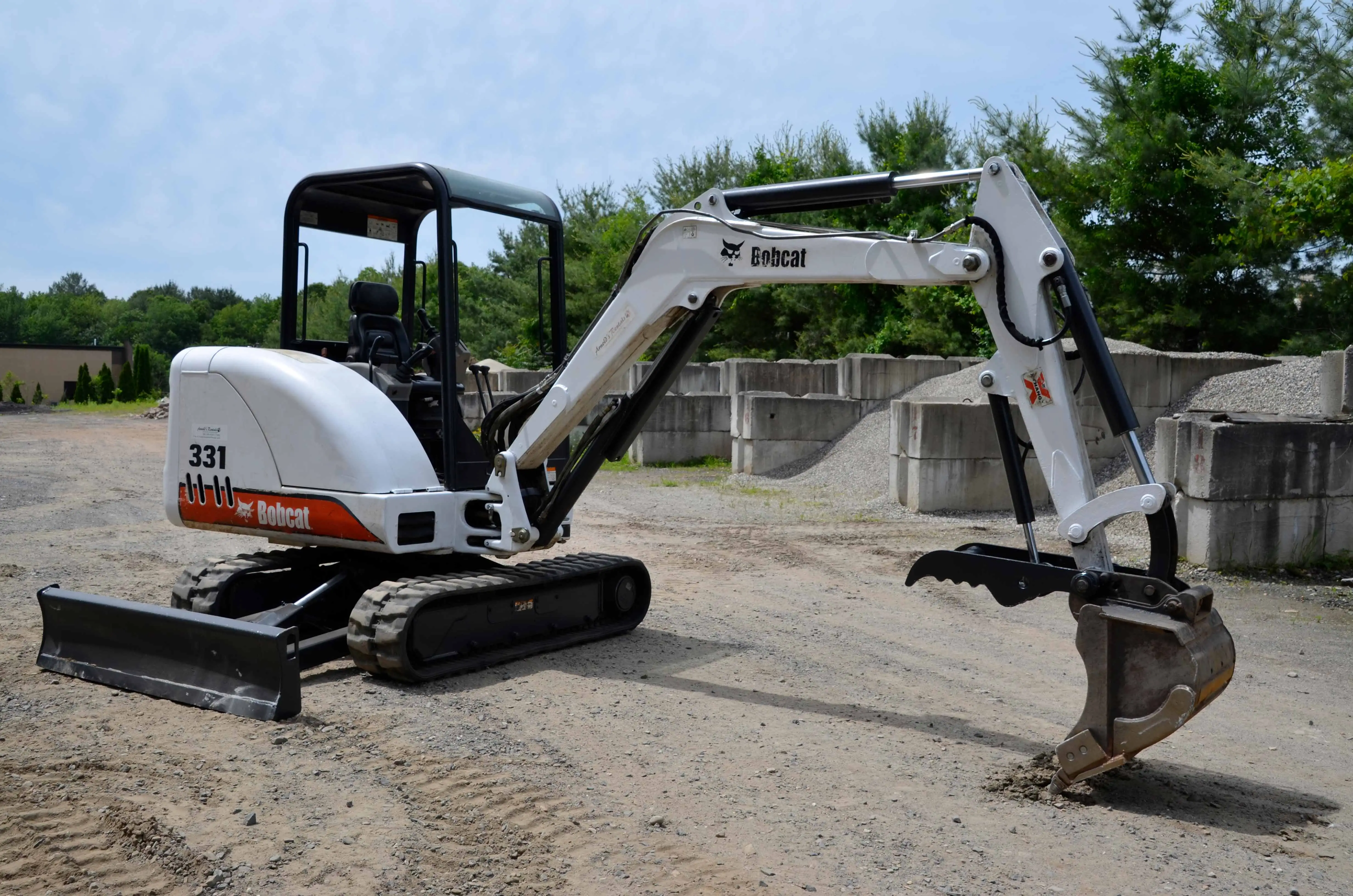 Mini escavatore Bobcat 331